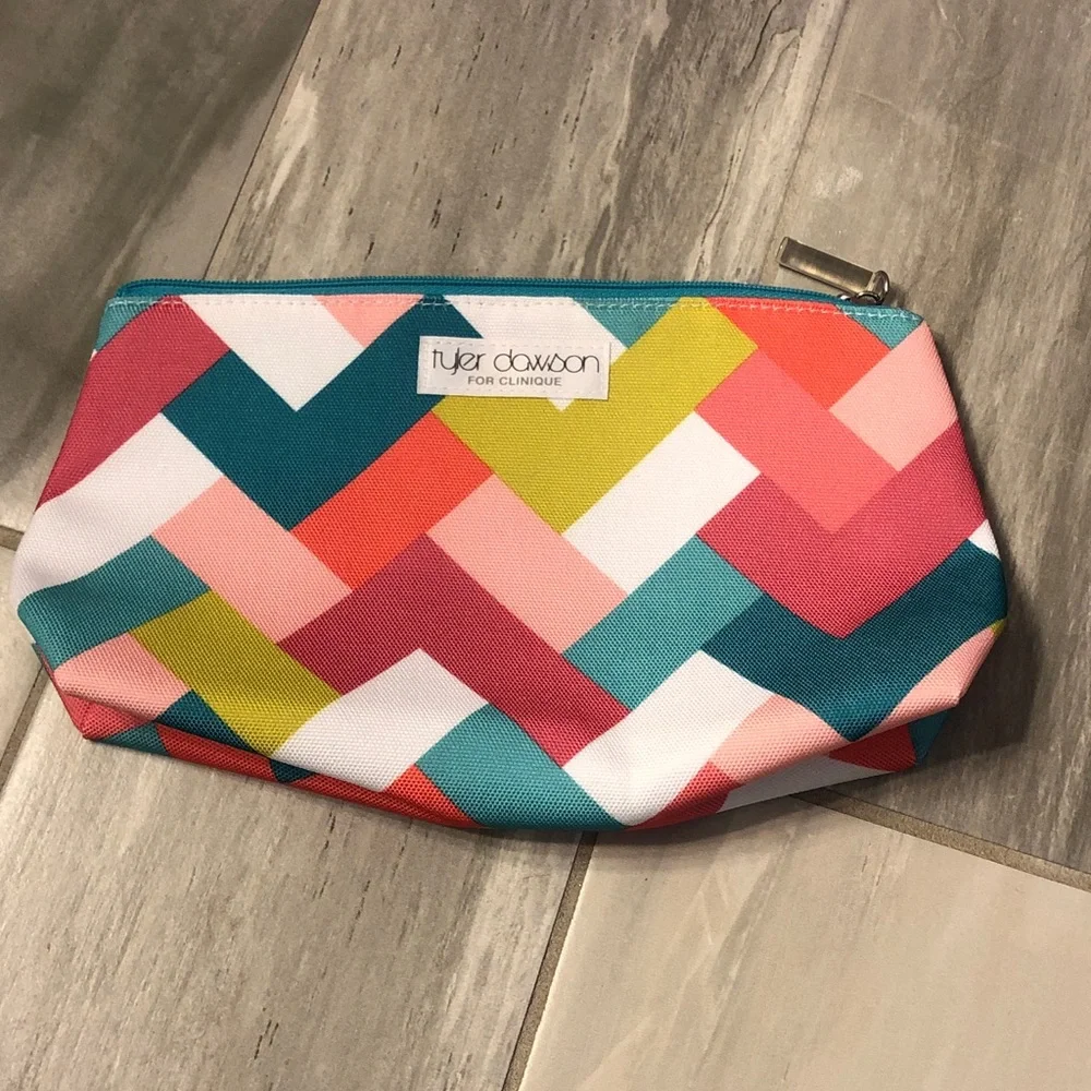 Clinique Makeup Bag Chevron NWOT #2